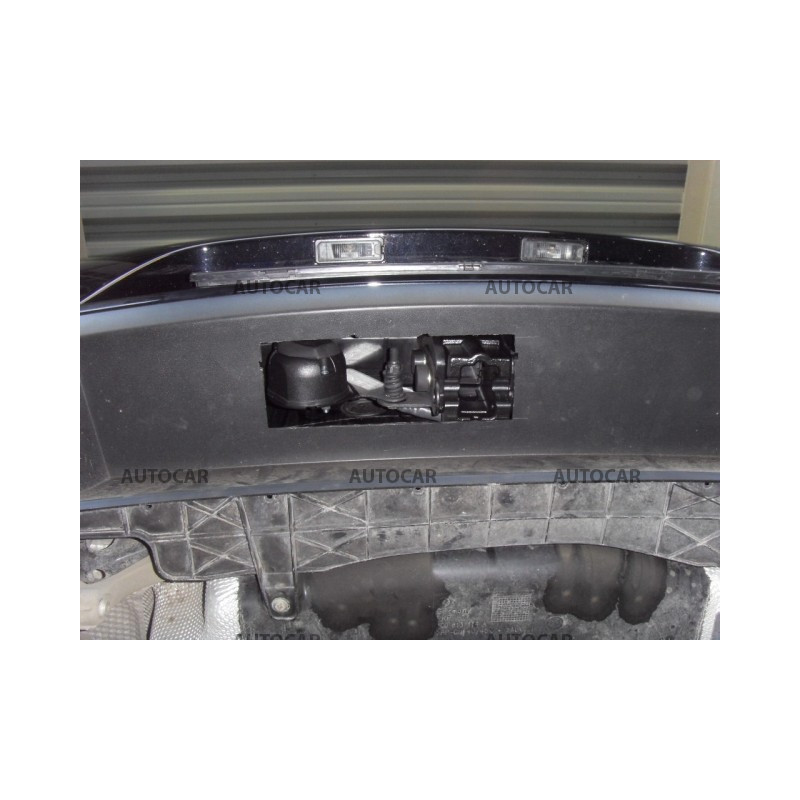 Ťažné zariadenie pre PASSAT VII - 4 -dv., Combi aj 4x4 - automatický vertikálny systém - od 2010/-