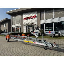 Transportor de bărci cu o...