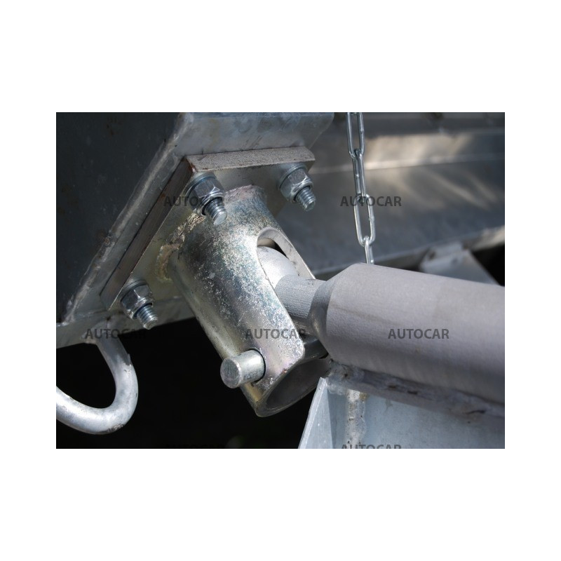 Trojstranne sklopný prívesný vozík TRIP 35