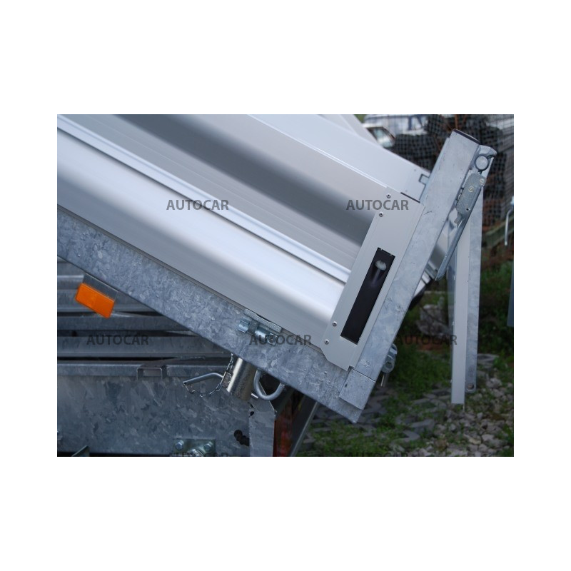 Trojstranne sklopný prívesný vozík TRIP 35