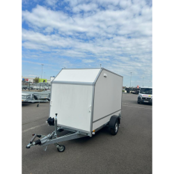 Remorcă cu un singur ax și...