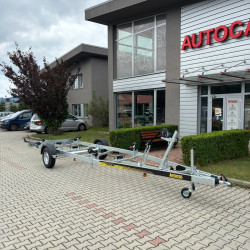 Transportor de bărci...