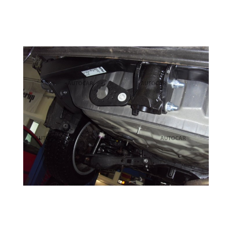 Ťažné zariadenie pre AVENSIS - 4/5 dv. - automatický systém - od 2009/-